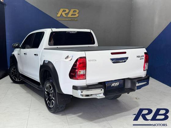 TOYOTA HILUX 2.8 D-4D TURBO DIESEL CD SRV 4X4 AUTOMÁTICO TOYOTA HILUX 2.8 D-4D TURBO DIESEL CD SRV 4X4 AUTOMÁTICO
